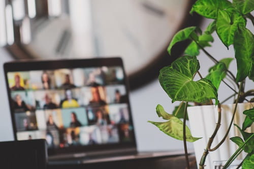 How to Decide between Virtual and In-Person Meetings: Ask These 5 Questions